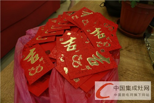 【上海展花絮】掃一掃有驚喜，一大波紅包現(xiàn)場派送啦！