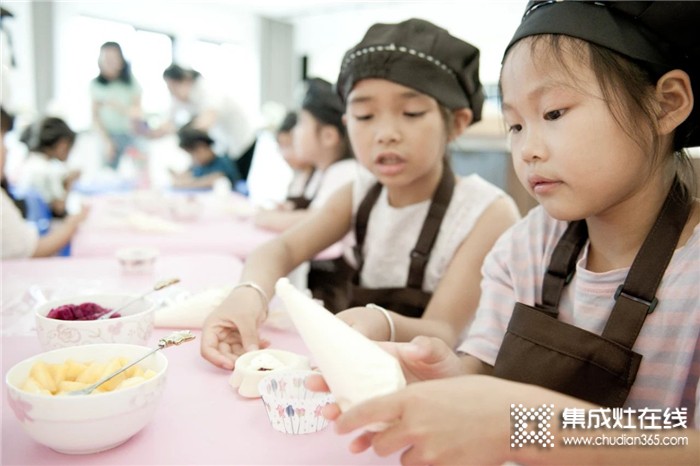 浙派“浙是美食派”親子營(yíng)第六季開課啦，現(xiàn)場(chǎng)歡樂無比~